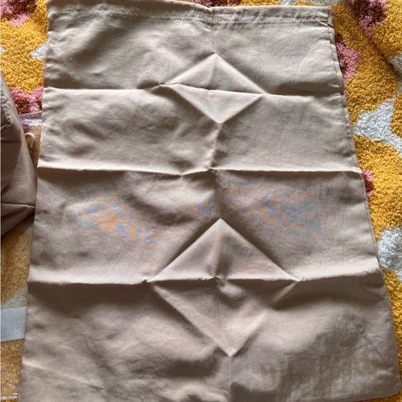 BEIS Sport Duffle - Picture 11 of 14